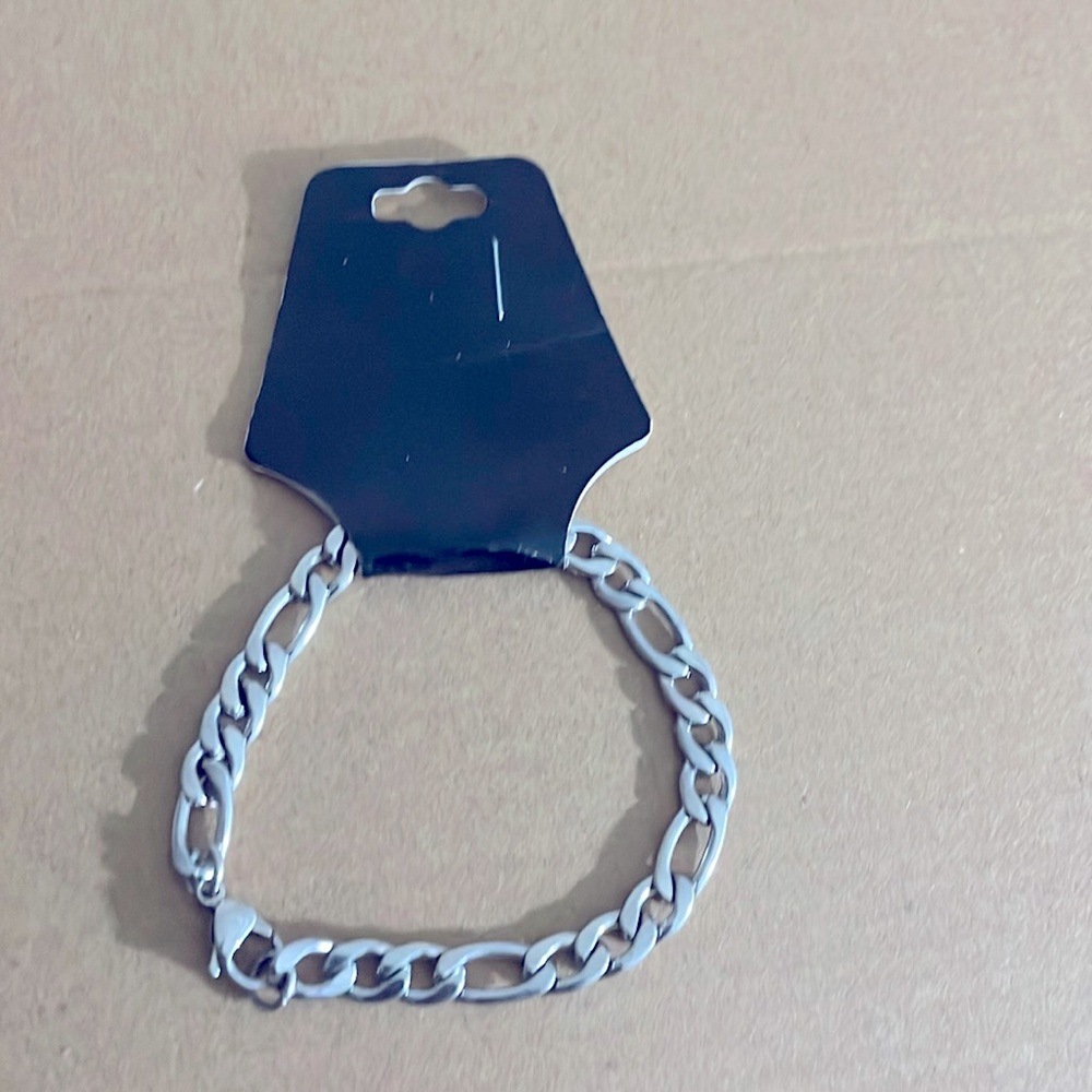 Figaro chain bracelet .